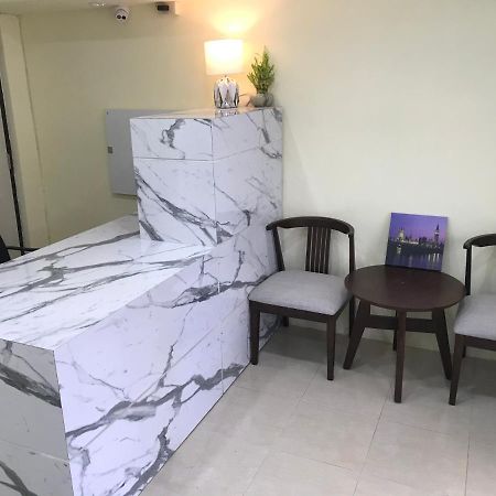Harrys Resiendence Hotel Banguecoque Exterior foto