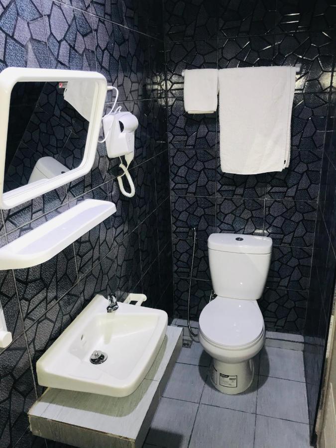 Harrys Resiendence Hotel Banguecoque Exterior foto