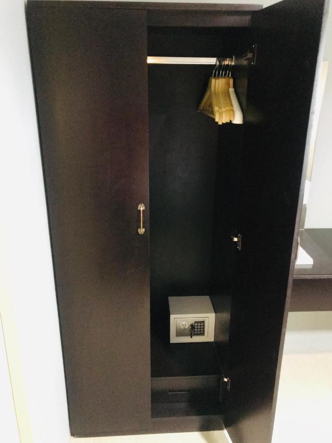 Harrys Resiendence Hotel Banguecoque Exterior foto