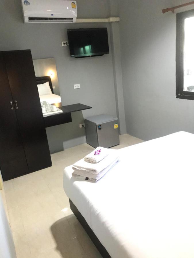 Harrys Resiendence Hotel Banguecoque Exterior foto