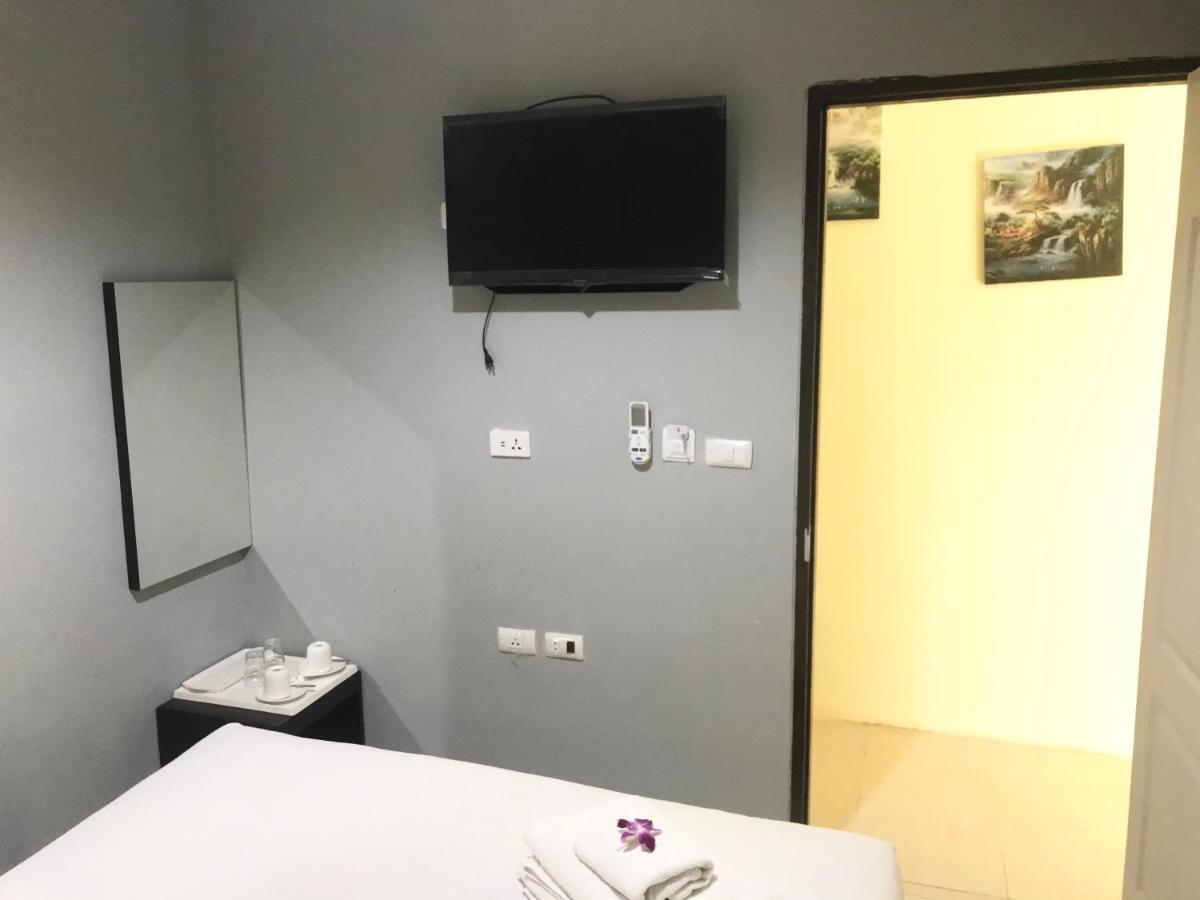 Harrys Resiendence Hotel Banguecoque Exterior foto